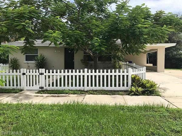 1st image of 3833 La Palma St