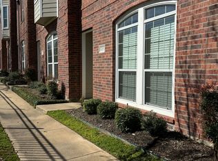 305 Holleman Dr #105, College Station, TX 77840