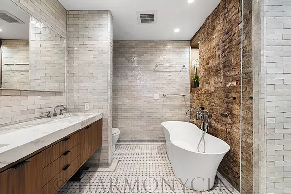 Rented by Harmonycity Corp. | media 36