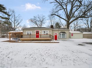 99 Meadowridge Rd, Mogadore, OH 44260