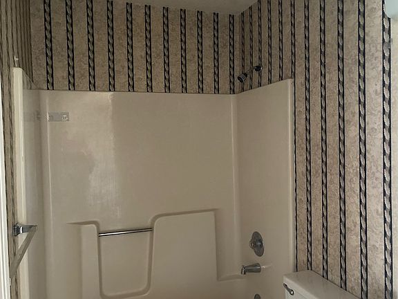 4th image of 140 Lanier Dr #101