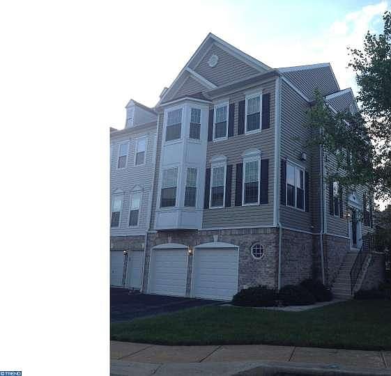 1st image of 804 W Boxborough Dr