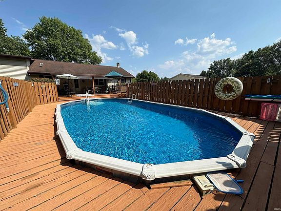 3rd image of 775 S Crestwood Dr