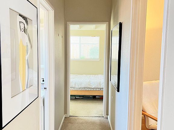 5th image of 957 Burgoyne St