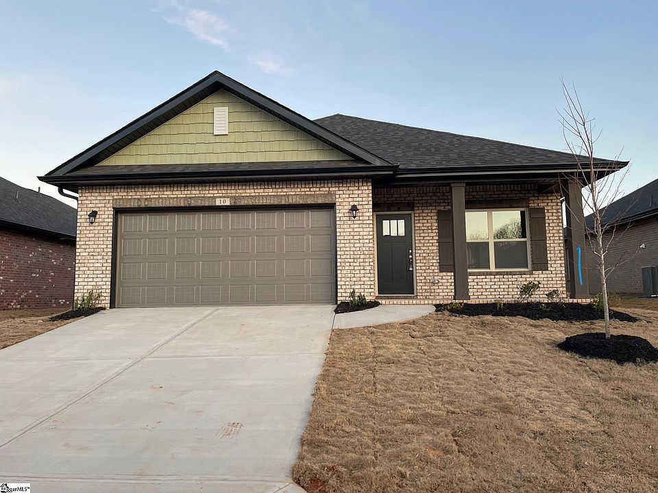 1st image of 10 Woodcross Dr