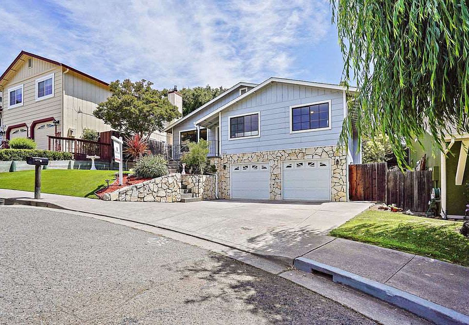 2nd image of 23754 Fairlands Rd
