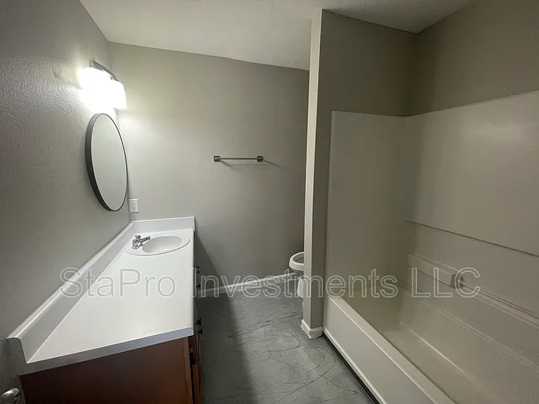 125 Village Pl — Photo 12