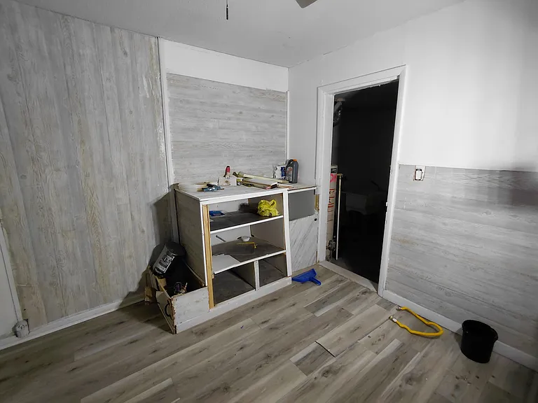 2621 Churchill Ave — Photo 4