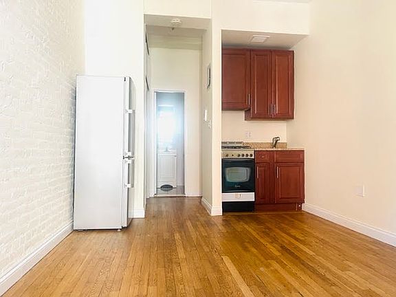 2nd image of 304 E 81st St APT 2A