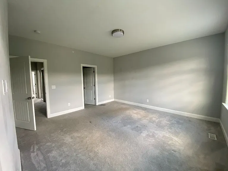 118 Philips Sq — Photo 42