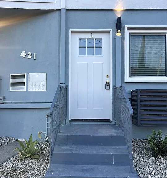 421 E Chevy Chase Dr #1 — Photo 3