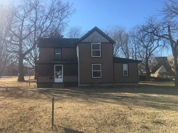 718 E Maple St, Independence, KS 67301