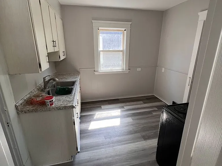 15912 Parkgrove Ave — Photo 9