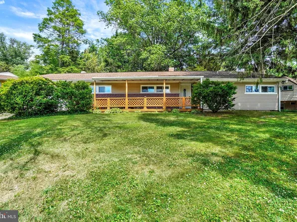 1241 Wogan Rd, York, PA 17404