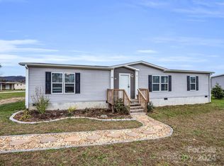 1812 Pilot Mountain Rd, Hendersonville, NC 28792