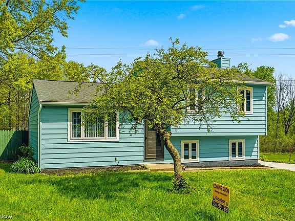 3rd image of 668 Westbrook Ct
