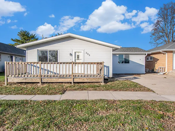 203 N Clark St, Mondamin, IA 51557