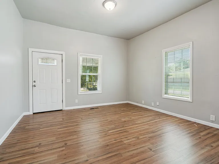 516 W Martin St — Photo 11