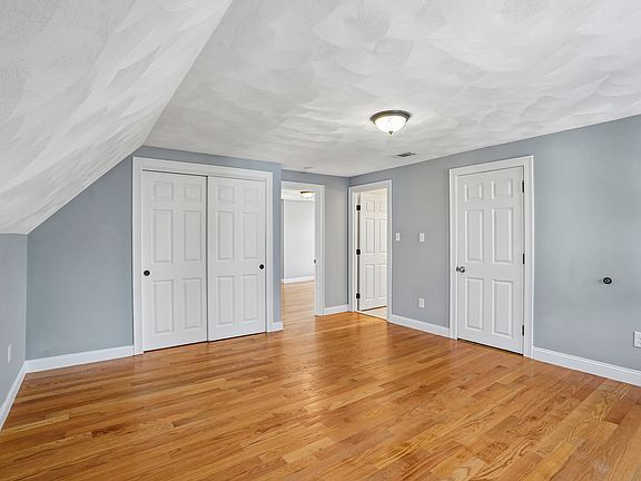 4th image of 9 Porter St Unit 3