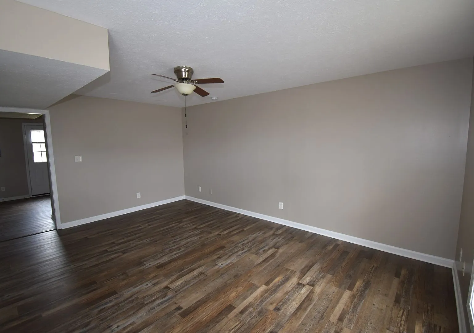 Peabody Dr - 362 (x4) — Photo 2