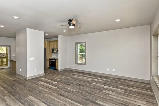 113 Caledonia Rd — Photo 10
