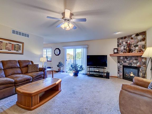 4th image of 1225 Lily Ave