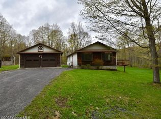 3710 Skyline Dr, Schenectady, NY 12306