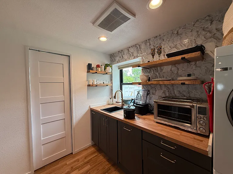 680 Loveland St — Photo 13