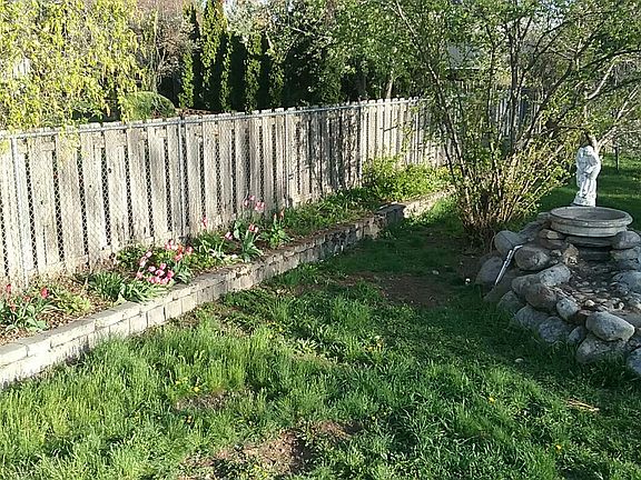 Side raised bed in back.