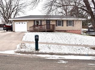 2009 Buffalo St, Pierre, SD 57501