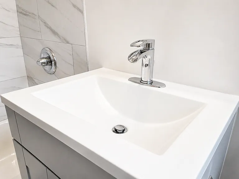 2421 Judah St #2 — Photo 13