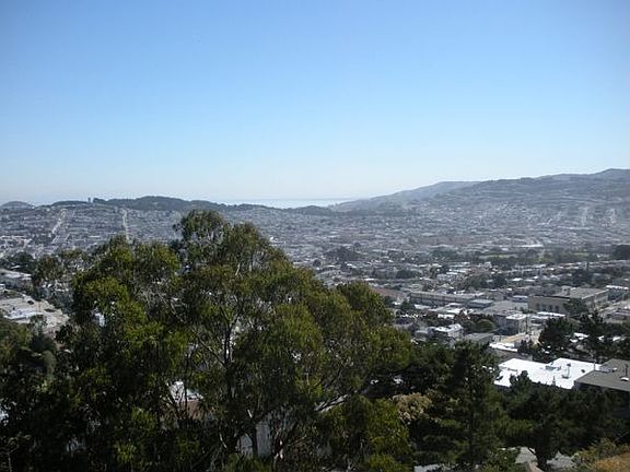 4th image of 399 Los Palmos Dr