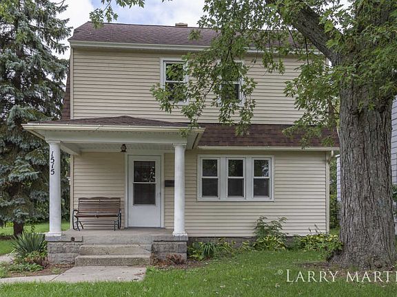 4th image of 1515 Burton St SE