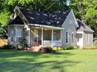 305 NW C St, Bentonville, AR 72712