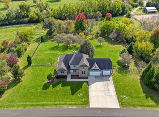 2420 N 4080th Rd, Sheridan, IL 60551