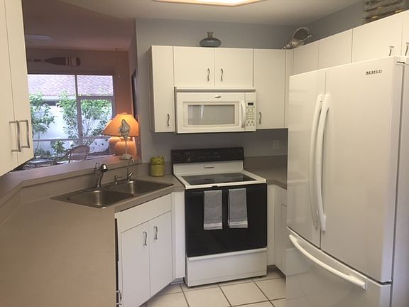 5th image of 3089 Branch Dr