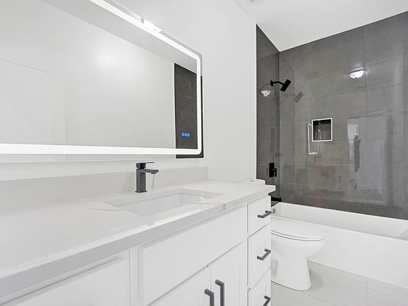 4th image of 4350 W Lawrence Ave #405