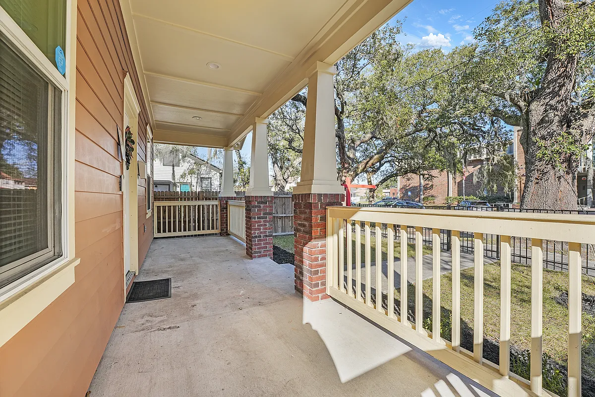 Building Photo - 1140 Ionia St