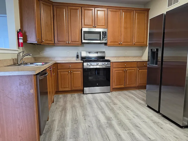 3032 Edward Stec Blvd — Photo 5