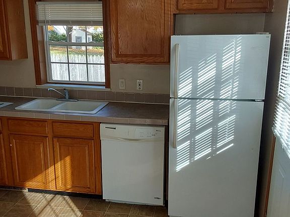 3rd image of 101 & 103 Sunset Ct #103