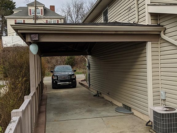3rd image of 28877 Hickory St