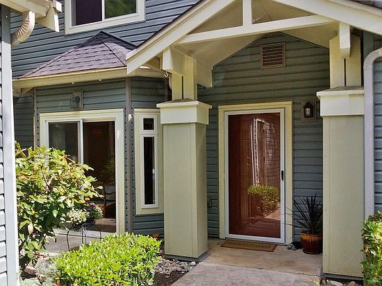 1st image of 9304 177th Pl NE Unit 3