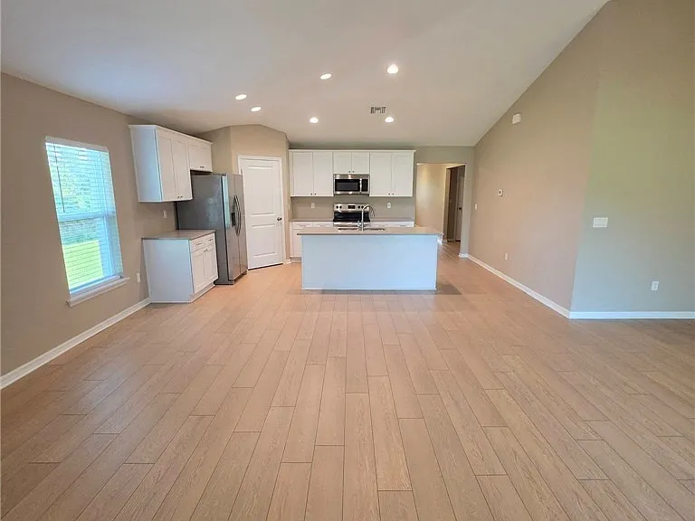 5527 Castania Dr — Photo 3