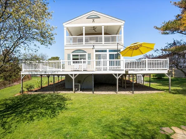 13 Exeter Way, Newbury, MA 01951