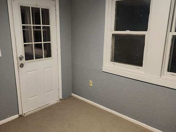 4th image of 811 N Pine St #3