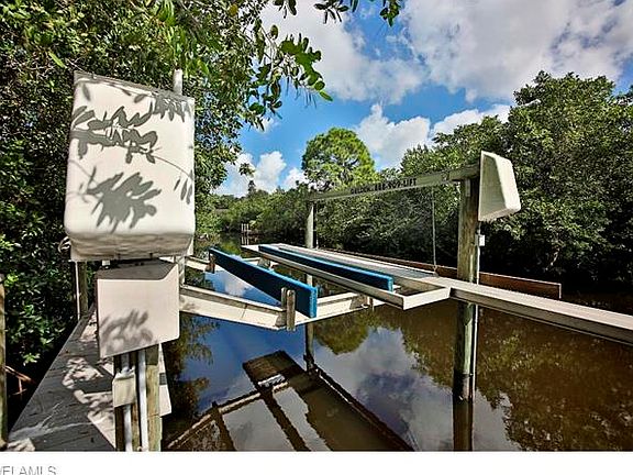 4th image of 9274 Palm Island Cir