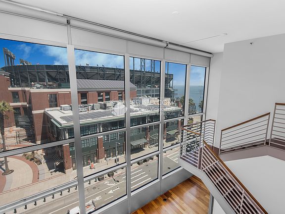 5th image of 207 King St APT 707