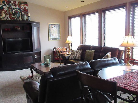 4th image of 901 Club View Dr