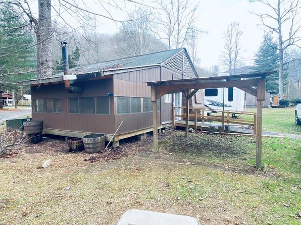 39-9015 Big Cove Rd, Cherokee, NC 28719