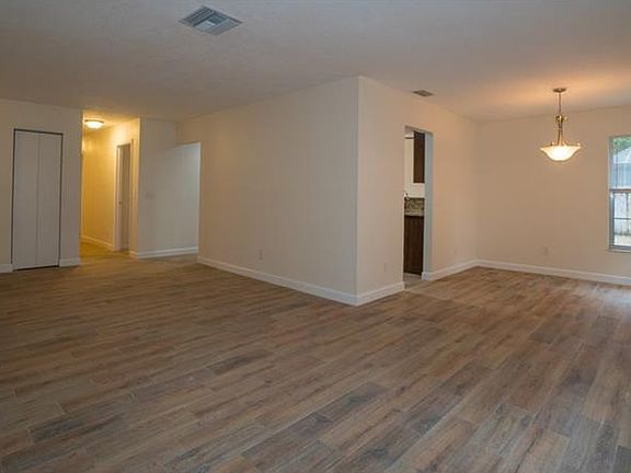 5th image of 510 Constitution Dr